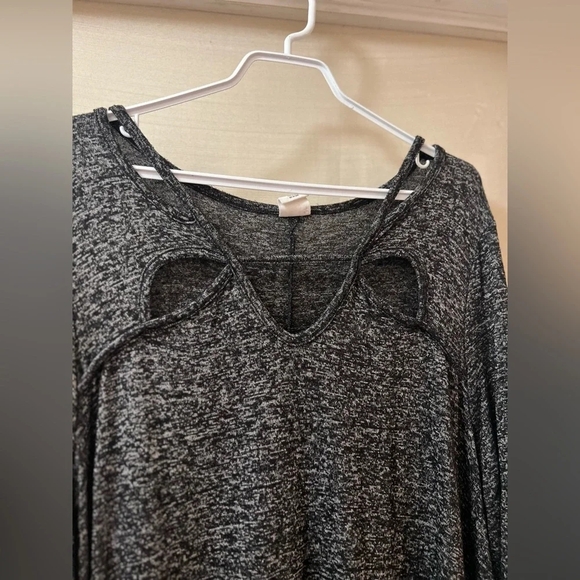 ⚫️ BOGO DC Jeans Gray Knit Tunic Dress size 1X super soft and stretchy - Picture 3 of 7